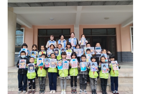 2.4永青-活动空间(东乡实验小学) 学生透过绘画,表达自己理想职业